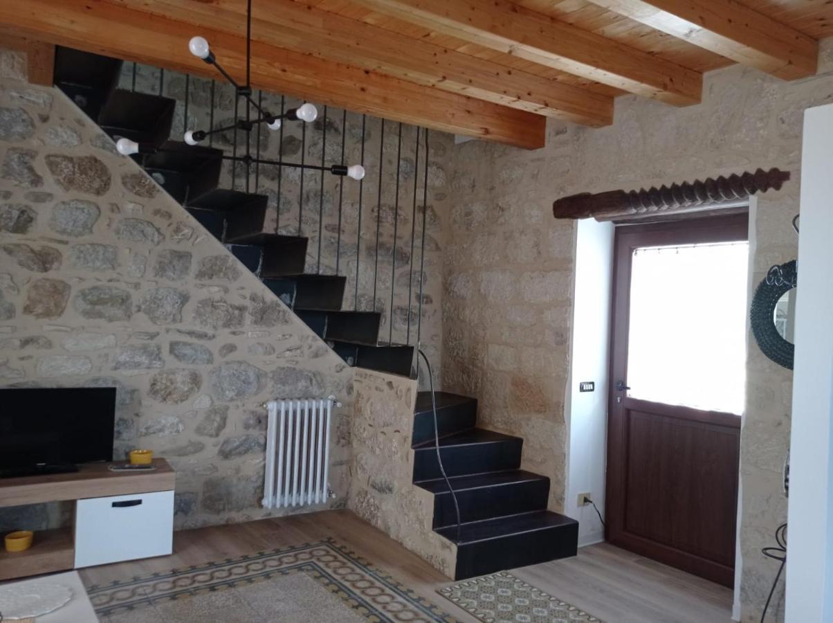 Casa Vacanze Borgo Gulini Da Anna Petralia Soprana Extérieur photo