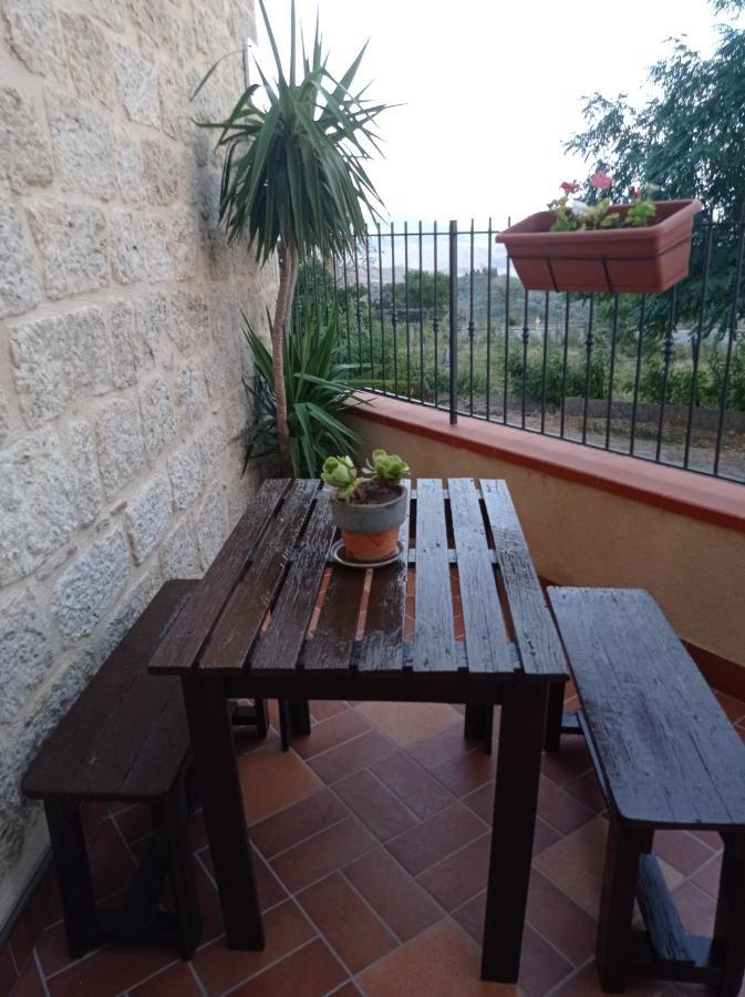 Casa Vacanze Borgo Gulini Da Anna Petralia Soprana Extérieur photo