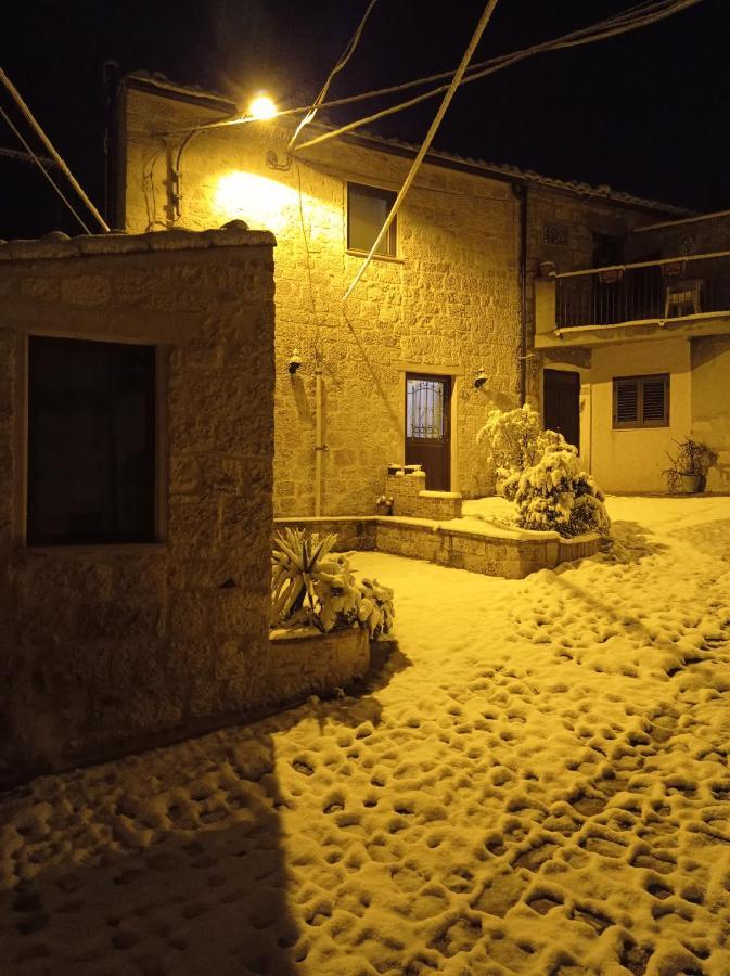 Casa Vacanze Borgo Gulini Da Anna Petralia Soprana Extérieur photo